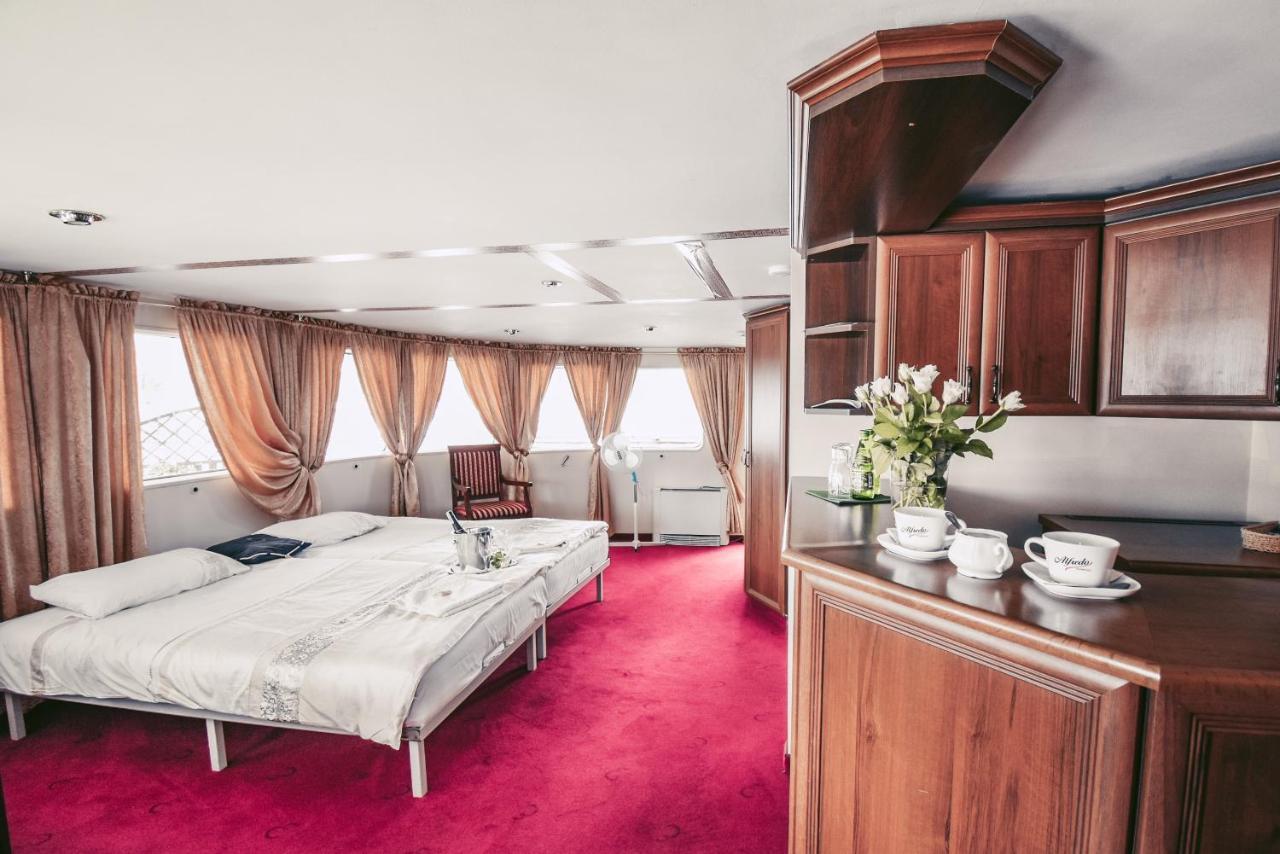 Botel M/s Ladoga *